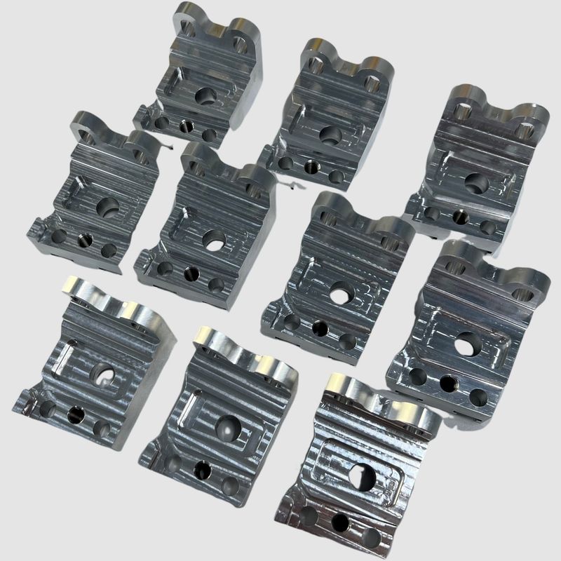 স্পোর্টস ডিভাইসের জন্য ইপোক্সি রজনগুলির সাথে মাত্রাগত স্থিতিশীলতা প্রোটোটাইপ ভ্যাকুয়াম কাস্টিং রজন